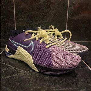 Women’s Nike Metcon 8 AMP Deep Purple Barely Volt Size 9.5 Brand New